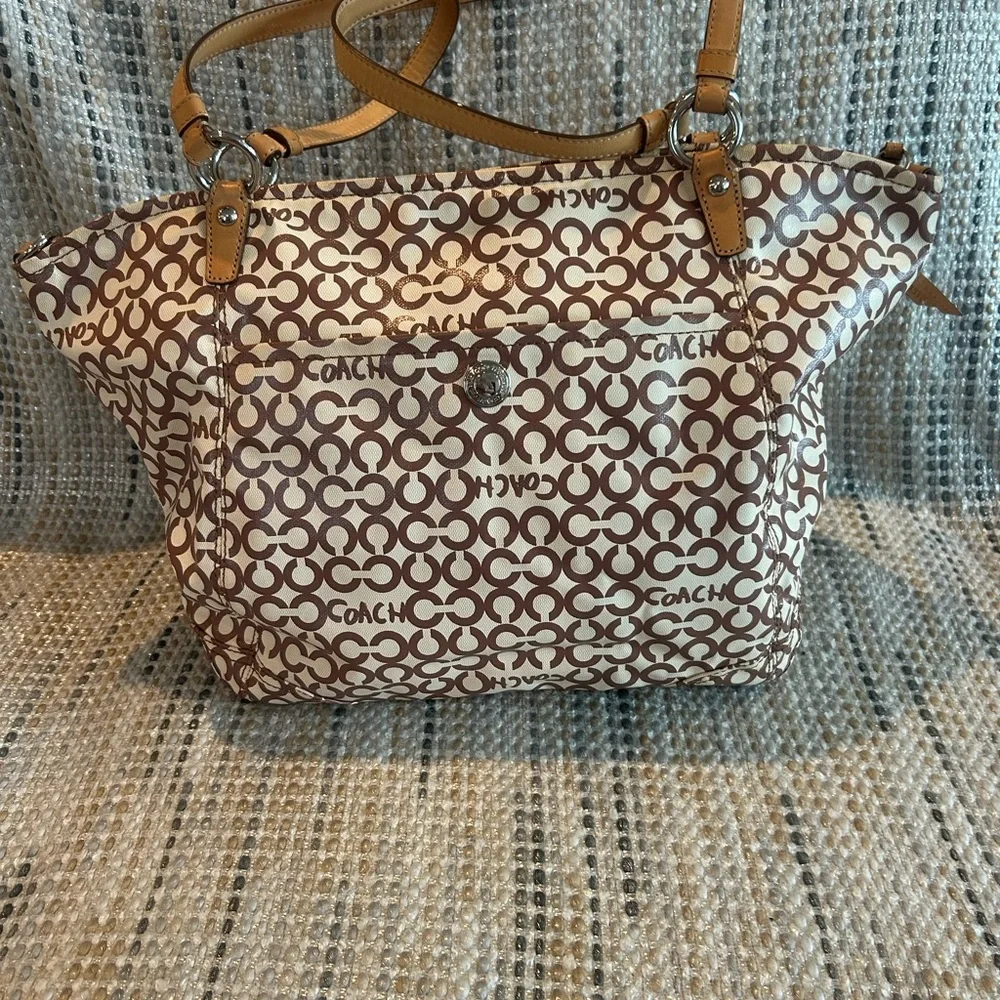 Coach Brown and Cream Shoulder Bag with Signature Design - Picture 2 of 10